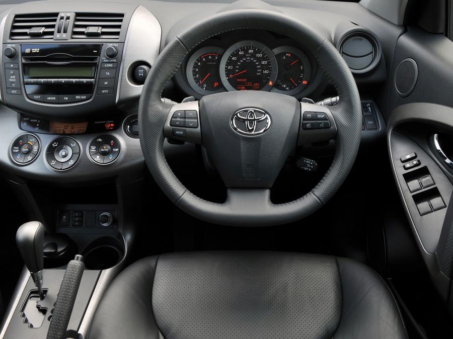  Toyota RAV4 2008 года  (UK) (фото 16 из 18)